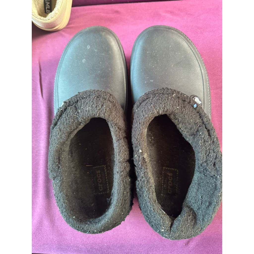 รองเท้า crocs 42 มือสอง