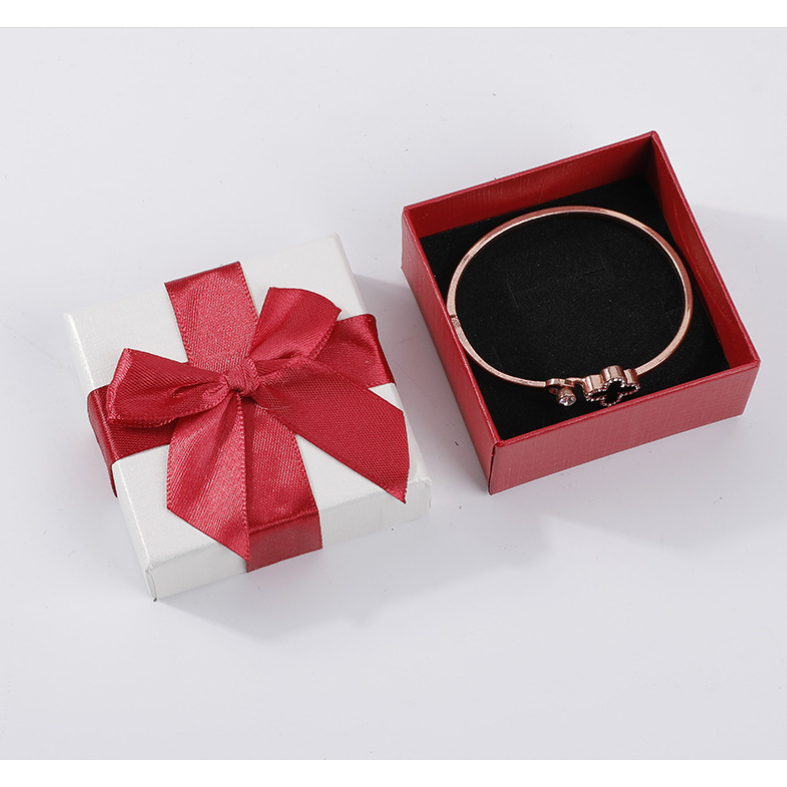 🍍🍍 PK 🍍🍍 กล่อง กล่องกระดาษ เครื่องประดับ ใส่แหวน ใส่สร้อย แบบติดโบว์ กล่องสี่เหลี่ยม  7.3*7.3*3.5 ซม - รูปที่ 3