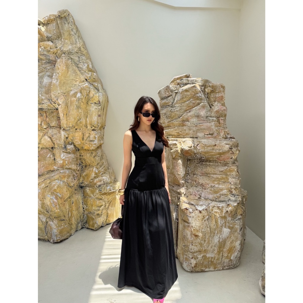 🔖ELF เดรสยาว คอวีหน้า-หลัง ใส่แล้วดูคอยาวผอม ช่วงกระโปรงจับจับรอบ เนื้อผ้านิ่ม ใส่สบาย มีซับใน - รูปที่ 7