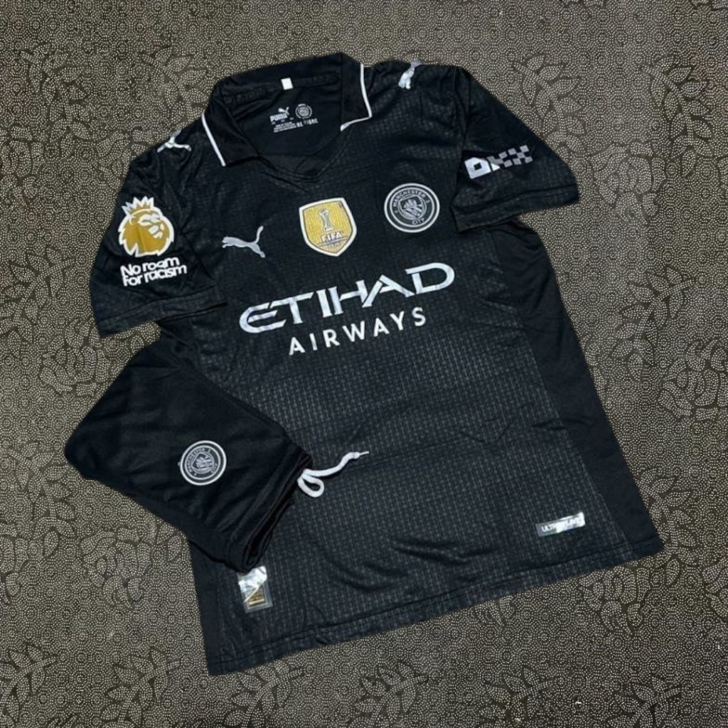 ชุดบอล รุ่นใหม่ล่าสุด 2025 มีเสื้อพร้อมกางเกง เนื้อผ้าดีสินค้ามีพร้อมส่ง