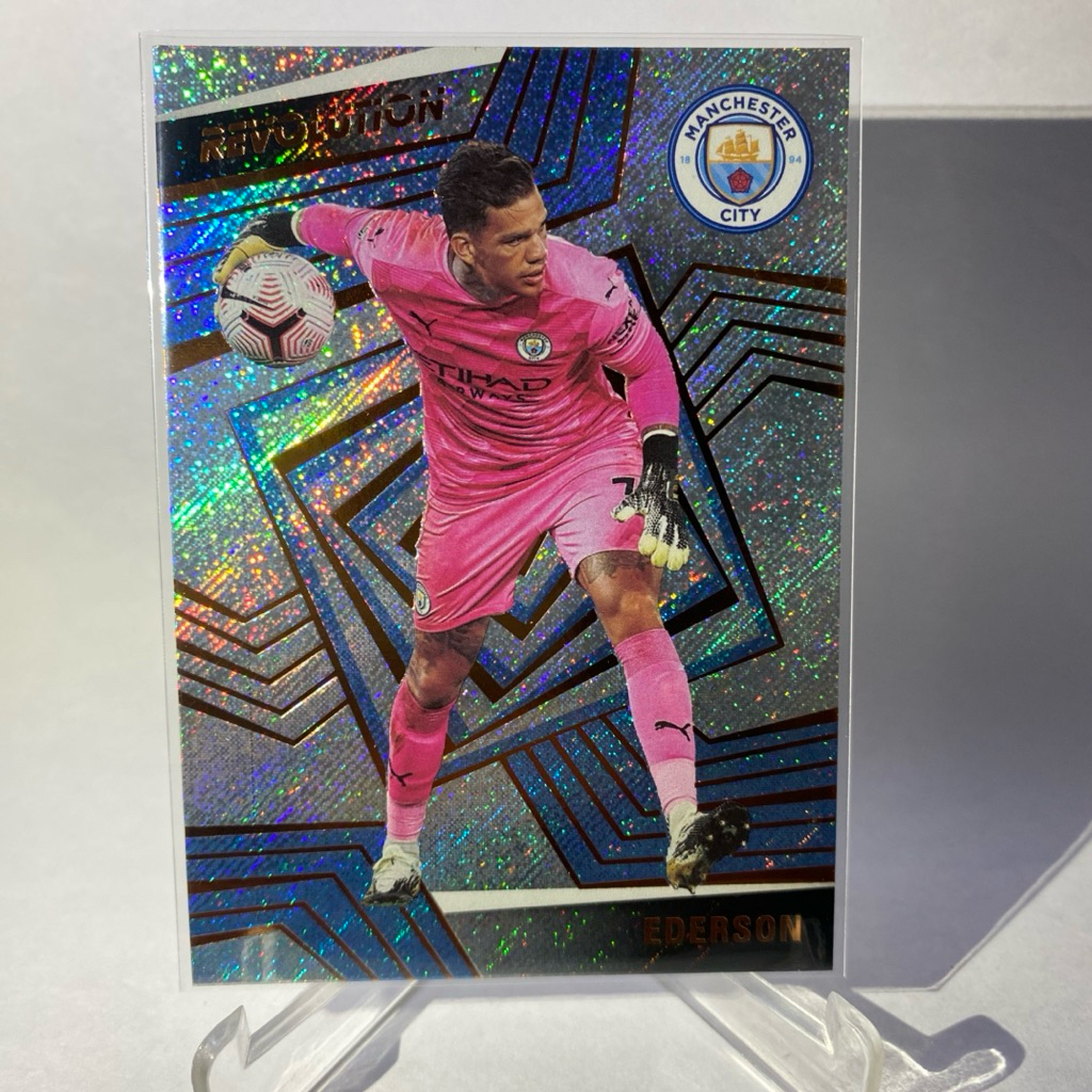 การ์ดนักฟุตบอลสำหรับสะสม EDERSON, MANCHESTER CITY, REVOLUTION, PANINI 2020