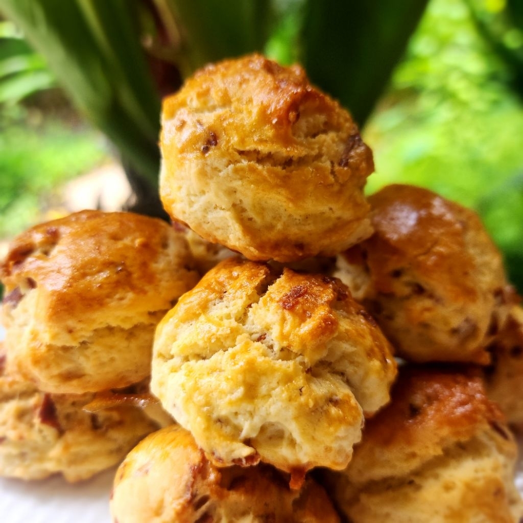 Biscuits Bacon Cheese บิสกิตเบค่อนชีส ( 4 ชิ้น )