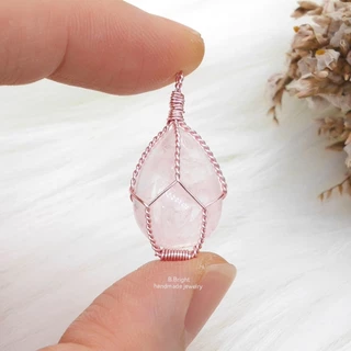 มีส่งด่วน💥 จี้หินแท้ 100% โรสควอตซ์ Rose quartz ทรงหยดน้ำ งานพันลวดทำมือ