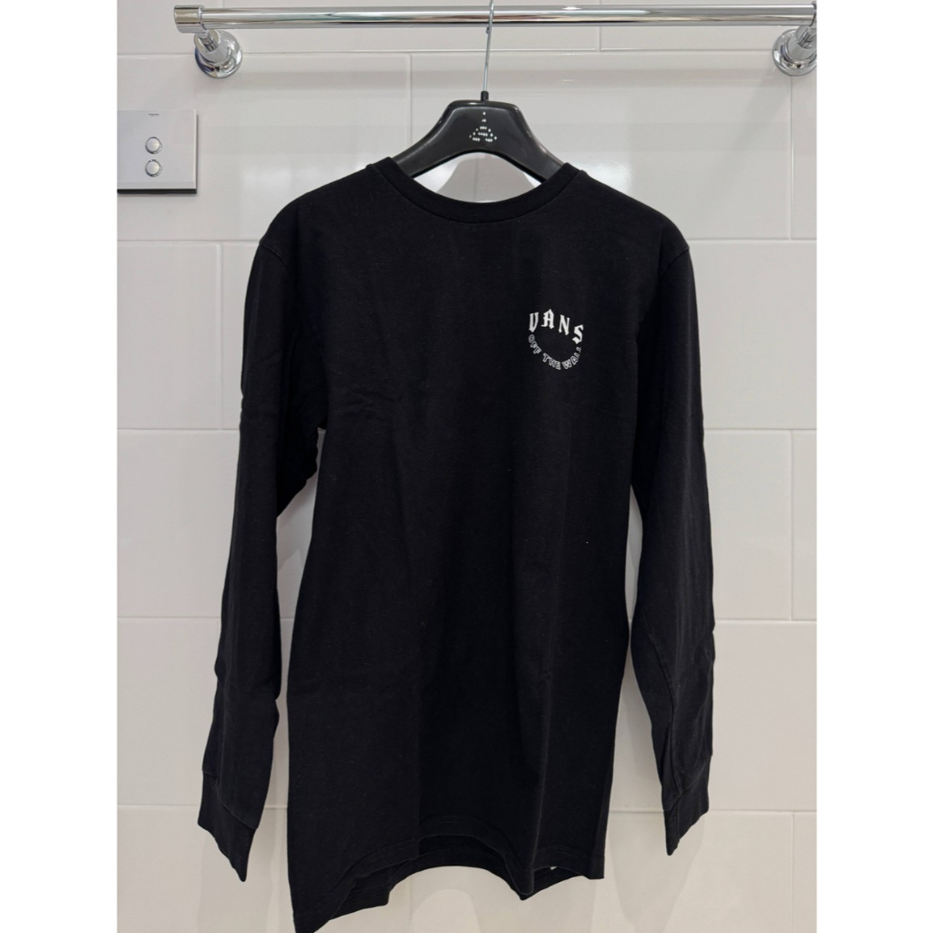 (Second Hand) Vans Black Long Sleeves T-Shirt with Design Size S เสื้อยืดแขนยาวสีดำจากแบรนด์ Vans ที