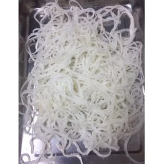 จัดส่งภายใน 1-2 วันหนังหมูฝอยขาวขนาด 5 กิโล(สำหรับยำแหนม ทำแ…