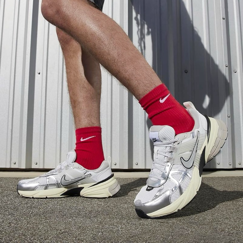 NIKE : V2K RUN • SIZE : 43 (27.5) • รุ่นนี้ต้องเผื่อสัก 1 เบอร์