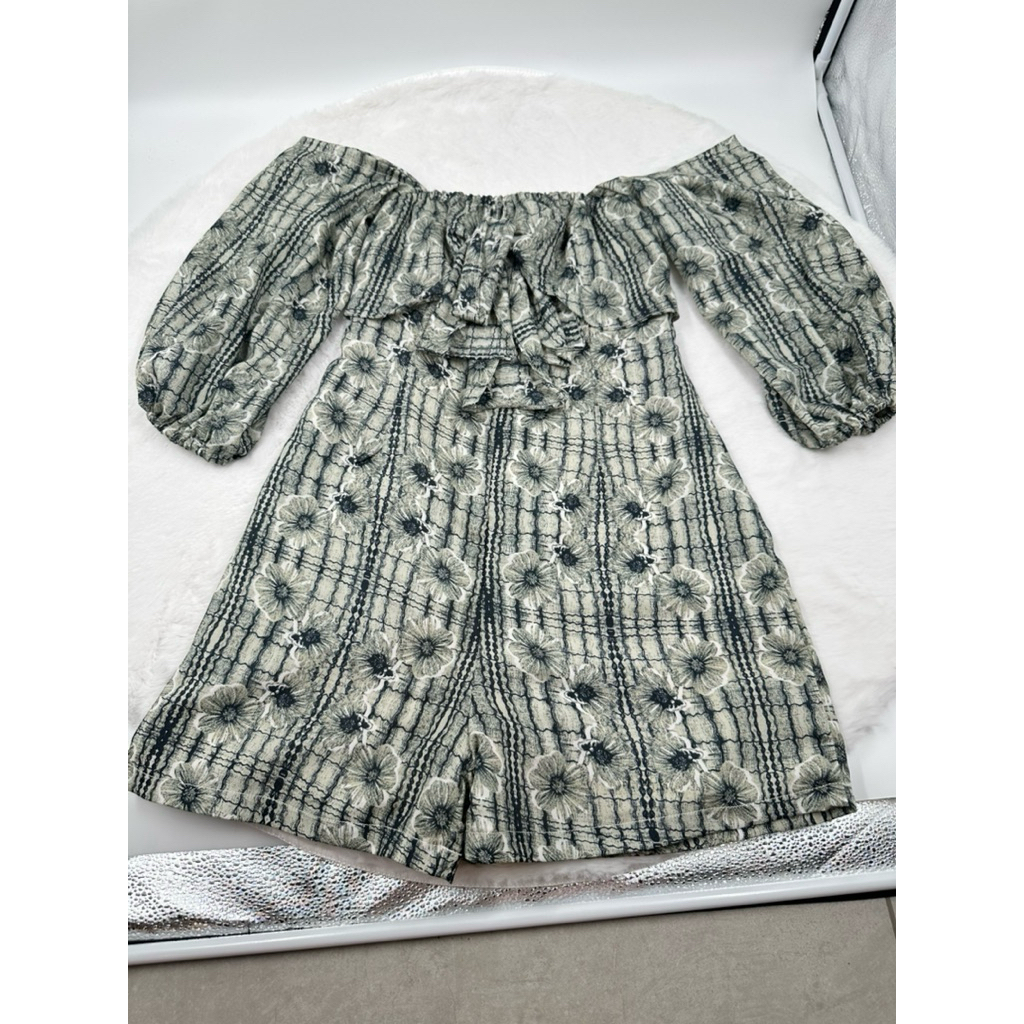 ส่งต่อ Sirintra boutique size xs ของใหม่ ซักเก็บ ไม่เคยใส่ค่ะ