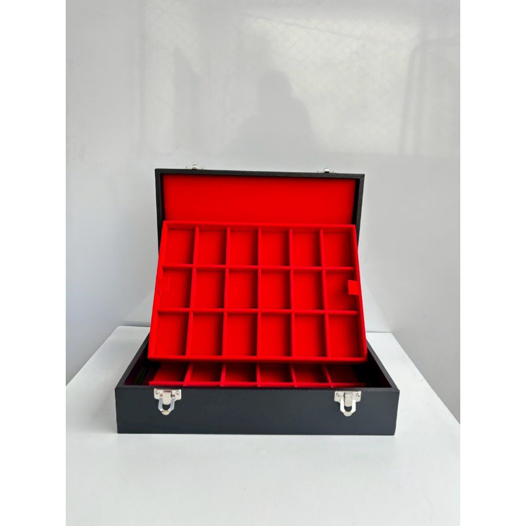 กล่องใส่พระ 2 ชั้น 36 ช่องใส่พระ ขนาดช่อง 4*5.5 ซม