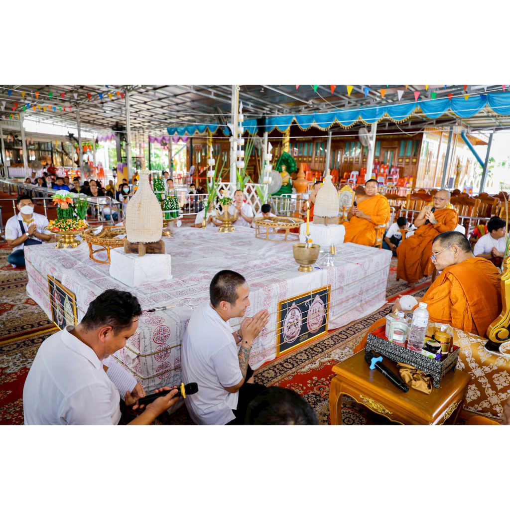 เหรียญสามดอกบัวบาน หลวงปู่ศิลา พระอาจารย์ต้อม หลวงพ่อสุริยันต์ (ซีนเดิม) รับประกันพระแท้100% ราคา ถูกที่สุด ดีลบีเคเค แกลเลอรีภาพที่ 4