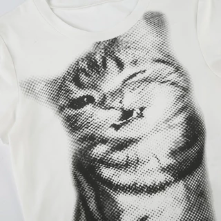 Kitty พร้อมส่ง🐱เสื้อยืดรัดรูปผู้หญิง Y2Kเสื้อครอปท็อป แขนสั้นคอกลอน Croptop พิมพ์น้องแมว ผ้ายืดใส่สาย สวาอ้วนใส่ได้