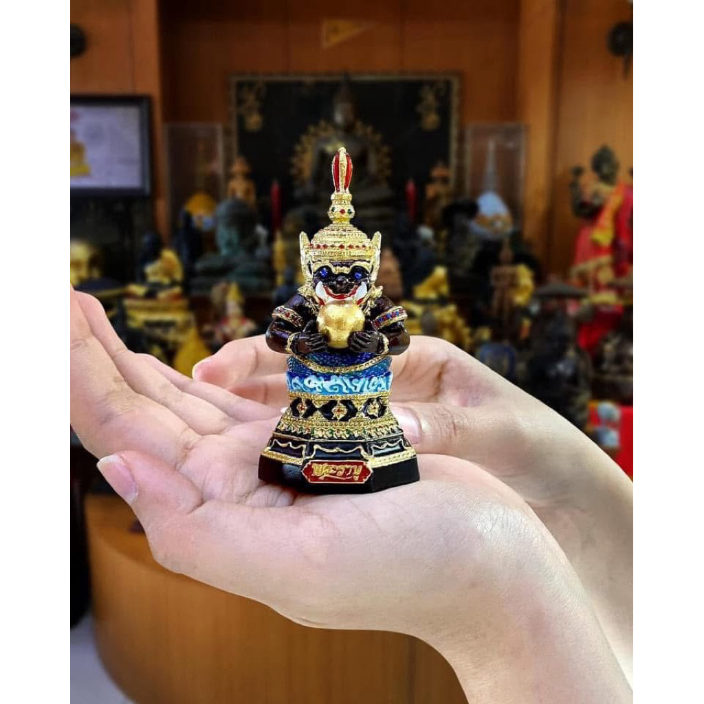 พระราหูขนาดบูชา3นิ้วเนื้อไฟเบอร์กลาสหลวงปู่เณรแก้วคัมภีร์โ