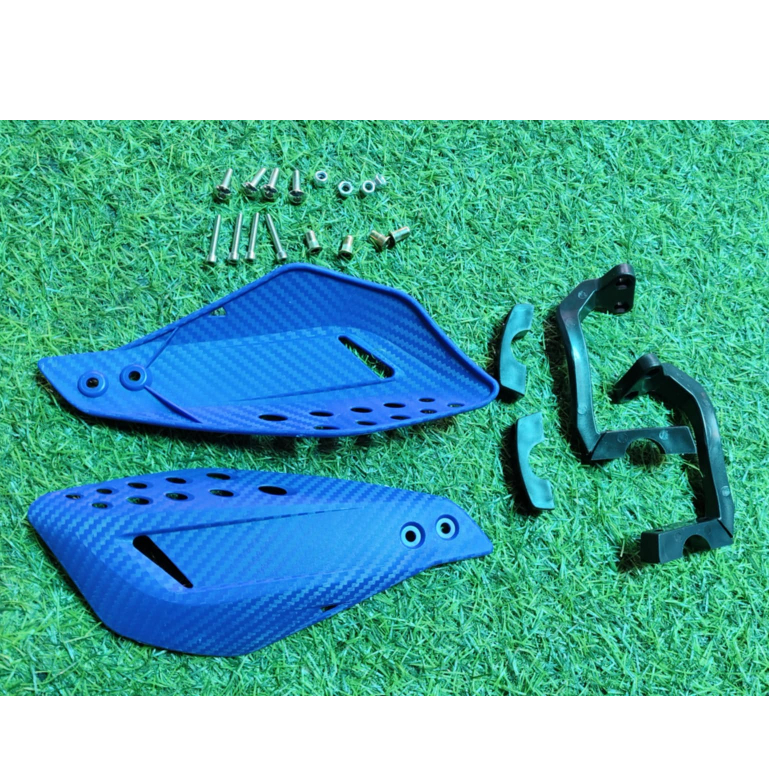 การ์ดแฮนด์ แบบใบการ์ด ใบบังลม ลายเคฟล่าสีน้ำเงิน ใช้ได้กับแฮนด์ 22 มม. ทรง Circuit