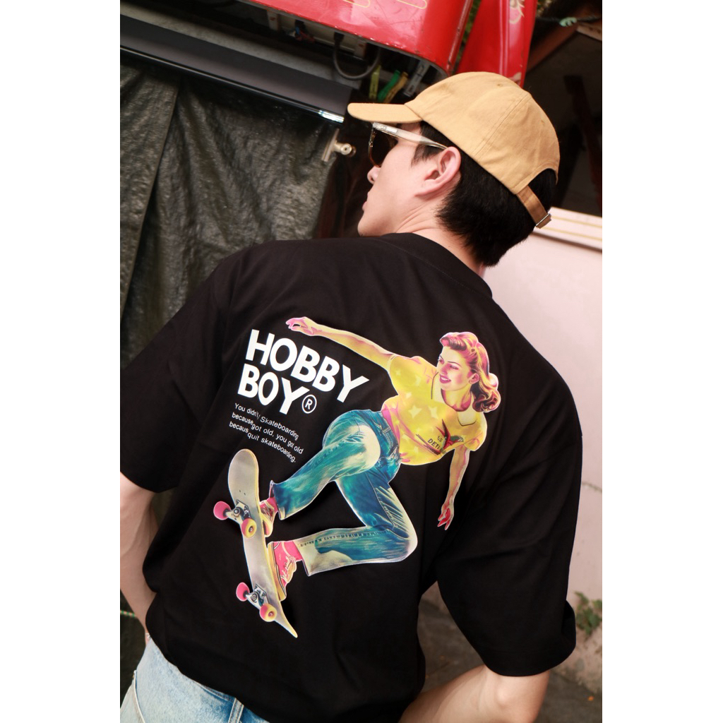 HOBBY BOY - SKATEBOARD สีดำ เสื้อยืด Unisex