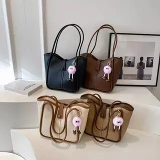fashion.shop502 กระเป๋าสะพายข้างแฟชั่น หนังPU ทรงสวย จุของได้เยอะ (แถมพวงกุญแจ) พร้อมส่งในไทย B-031