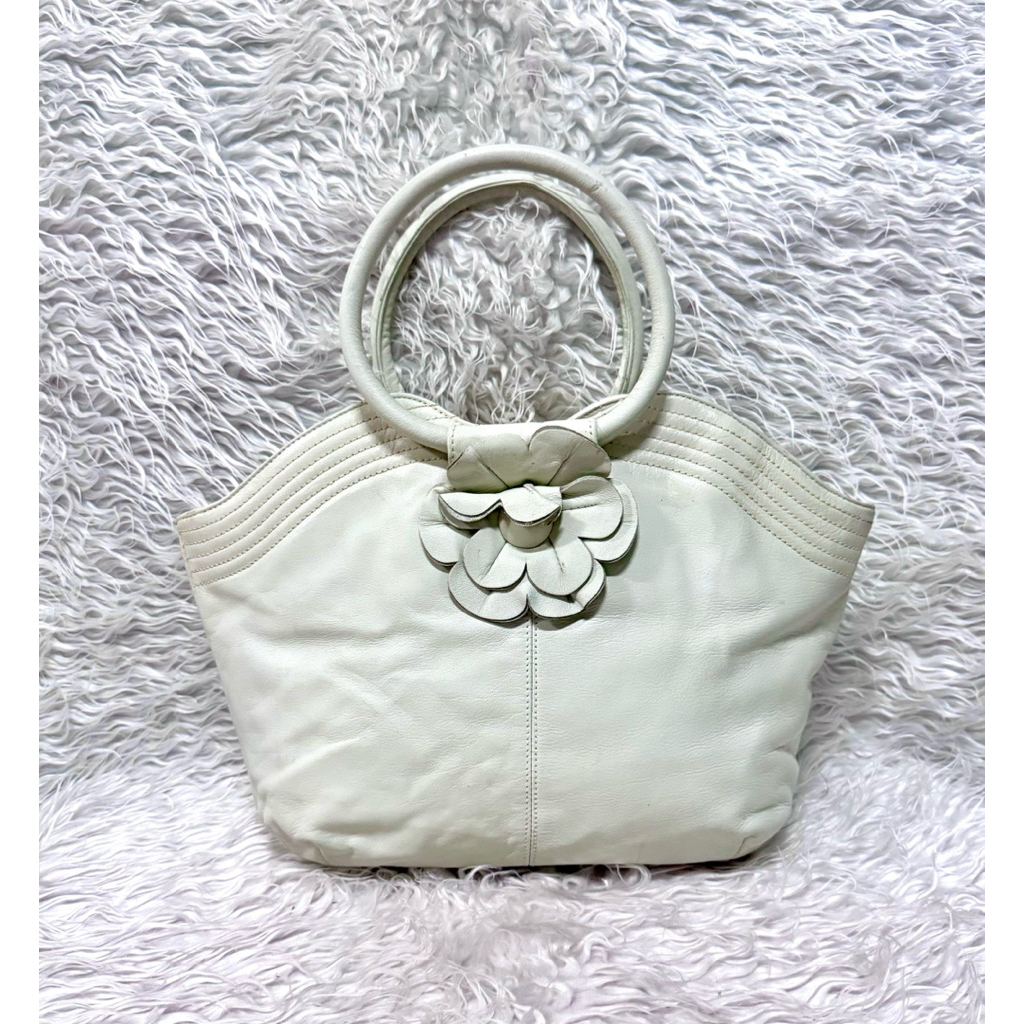 กระเป๋าหนังแท้100%สีขาวครีมทรงถือ(รหัส ดอกไม้447)
