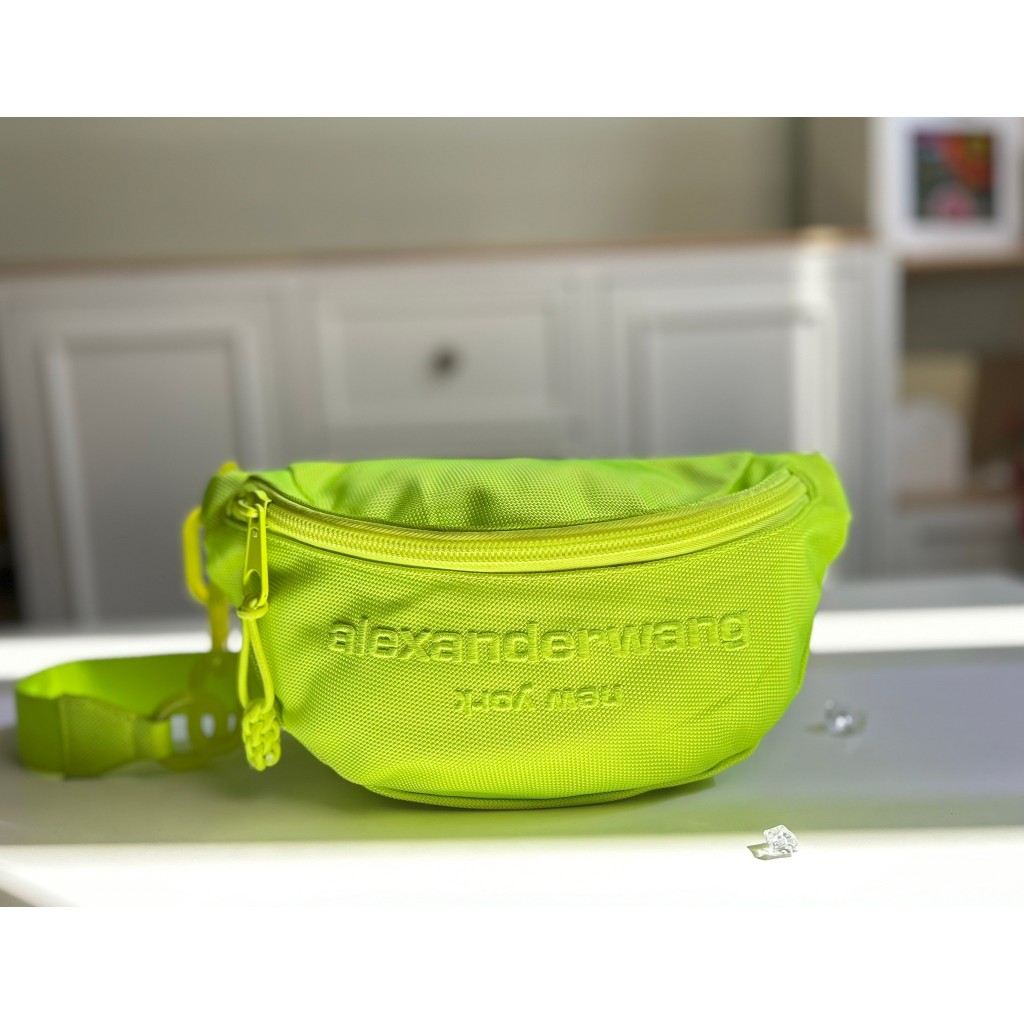 กระเป๋าคาดอก Alexander Wang สีเขียวนีออน สีสวยเด่นมาก