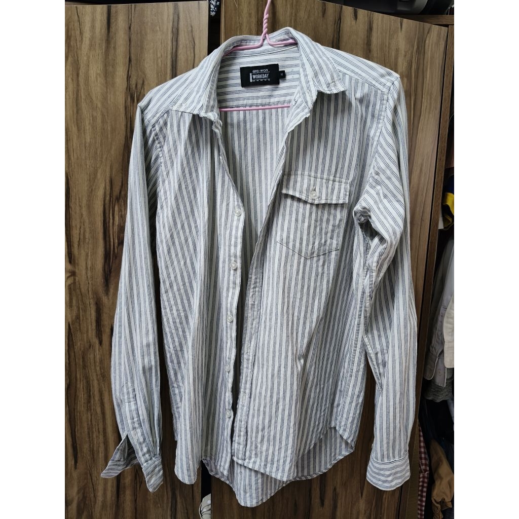 เสื้อเชิ้ตมือสอง erawon ลายทางเทา อก 38 นิ้ว