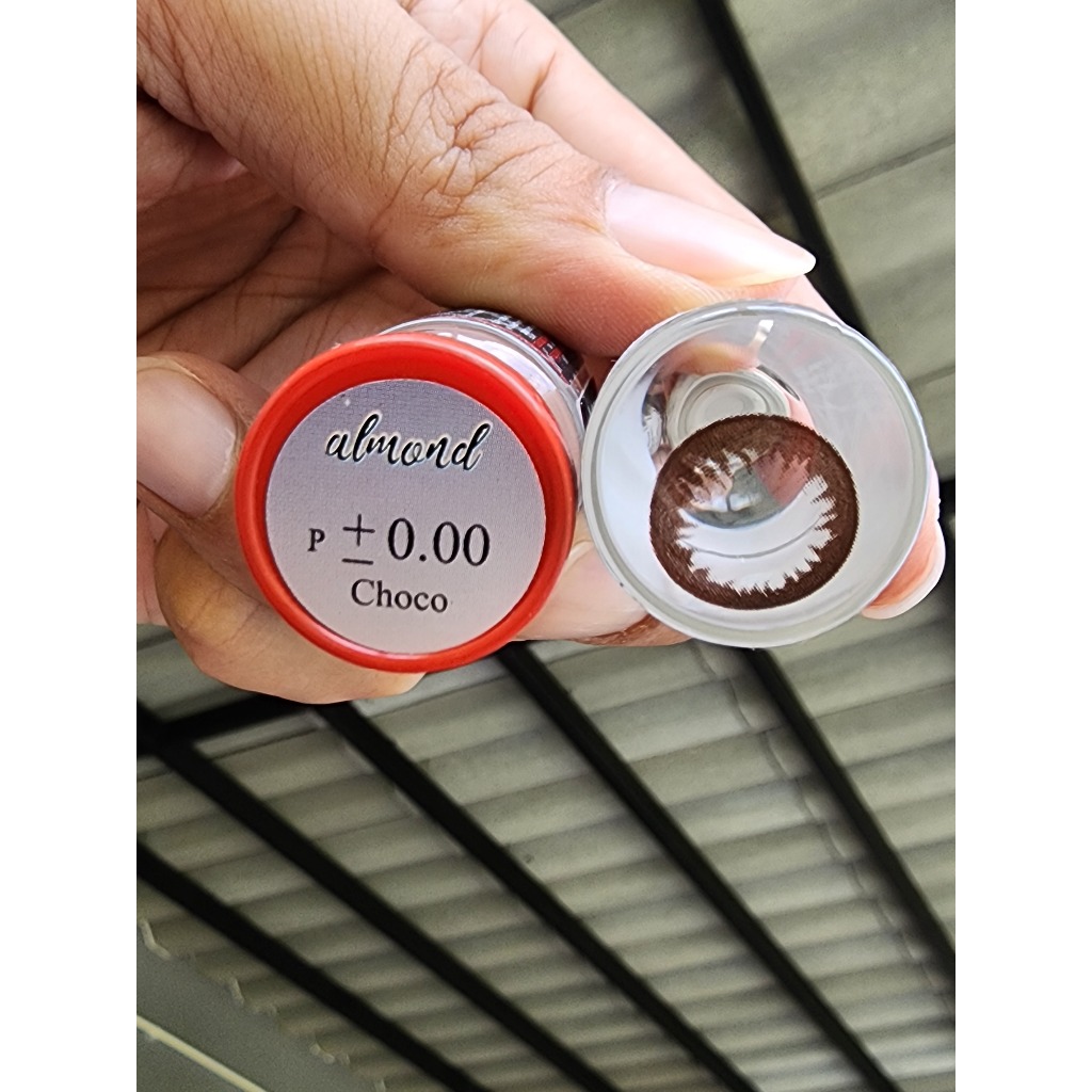 Pitchy Lens คอนแทคเลนส์ Almond