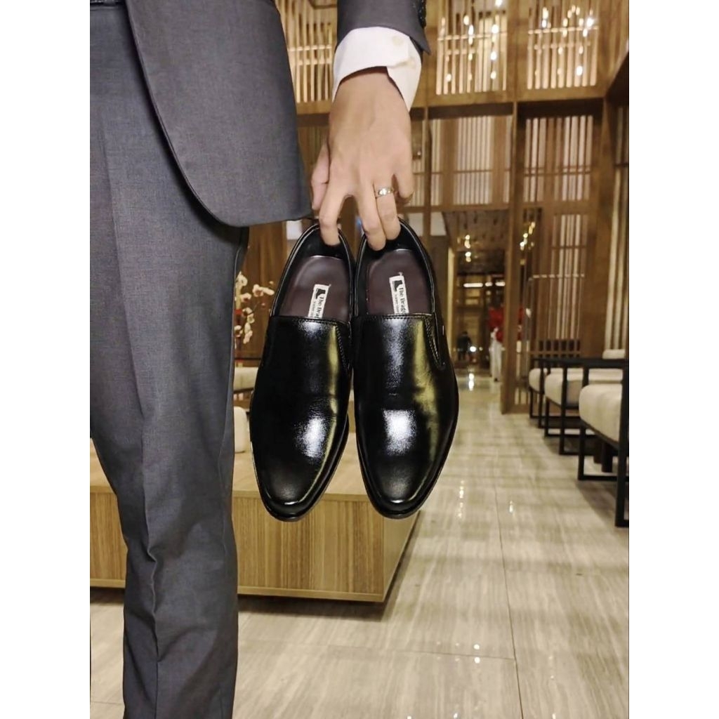 The dragon shoes รองเท้าคัทชูหัวแหลมเรียบ รุ่นLL ทรงสวยเก็บรูปเท้า หนังวัวแท้ หนังนิ่มมัน พื้นเย็บ - รูปที่ 6