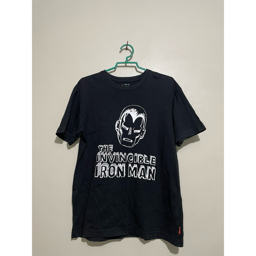 UT Uniqlo marvel เสื้อยืด iron man มือสอง