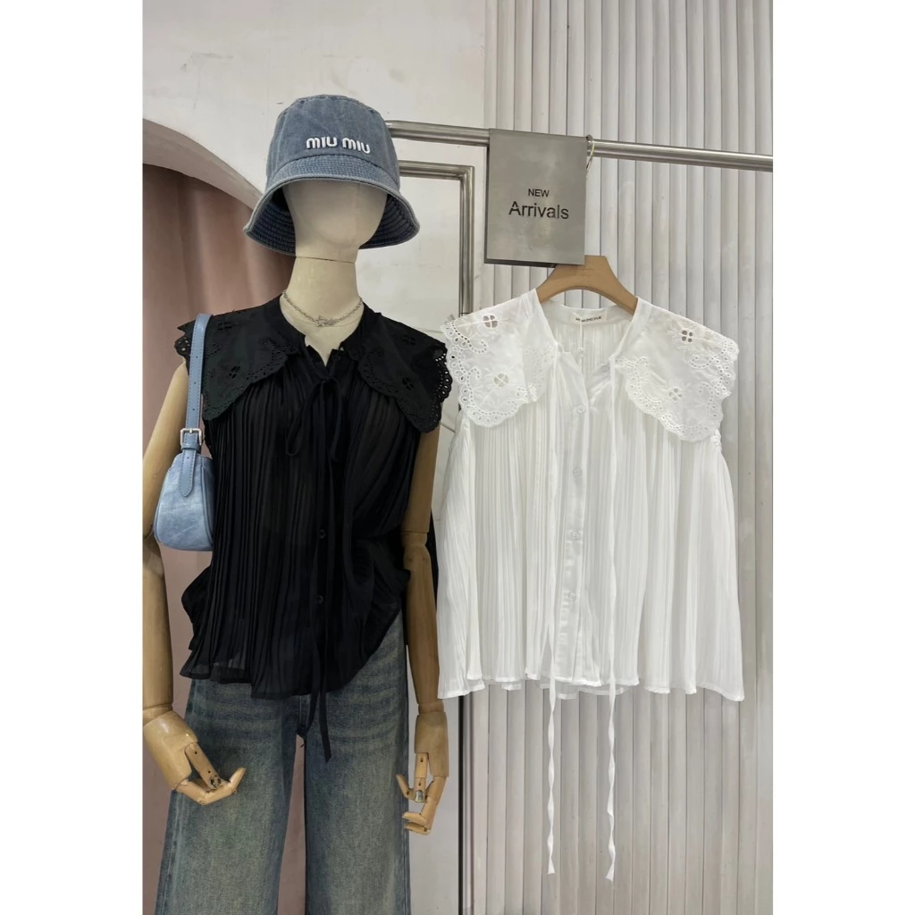 #ป้าย M1812 | เสื้อแขนกุดปกลูกไม้ระบายพลีท ราคา 300.- เสื้อแขนกุดทรงพลีทแต่งปกลูกไม้ลายฉลุส