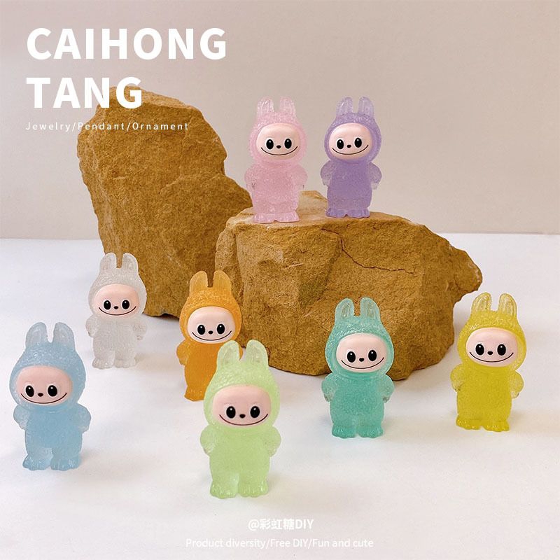 ตุ๊กตาลาบูบู้เรซิ่น เรืองแสง มีทั้งหมด 8 สีให้เลือก