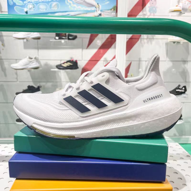 Adidas Ultraboost LIGHT ID3285 รองเท้าวิ่ง รองเท้าผ้าใบ ของแท้ 100%