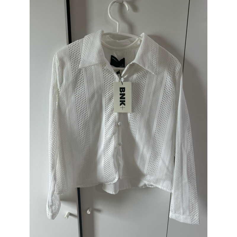 BNK brand เสื้อใหม่ป้ายห้อย ฉลุขาว freesize