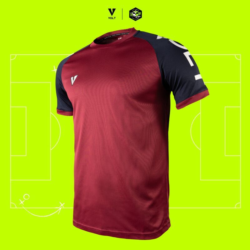 VOLT เสื้อกีฬา ออกกำลังกาย แขนสั้น สีแดง กรม VECTOR PRO 001 FOOTBALL MAROON NAVY เสื้อยืด