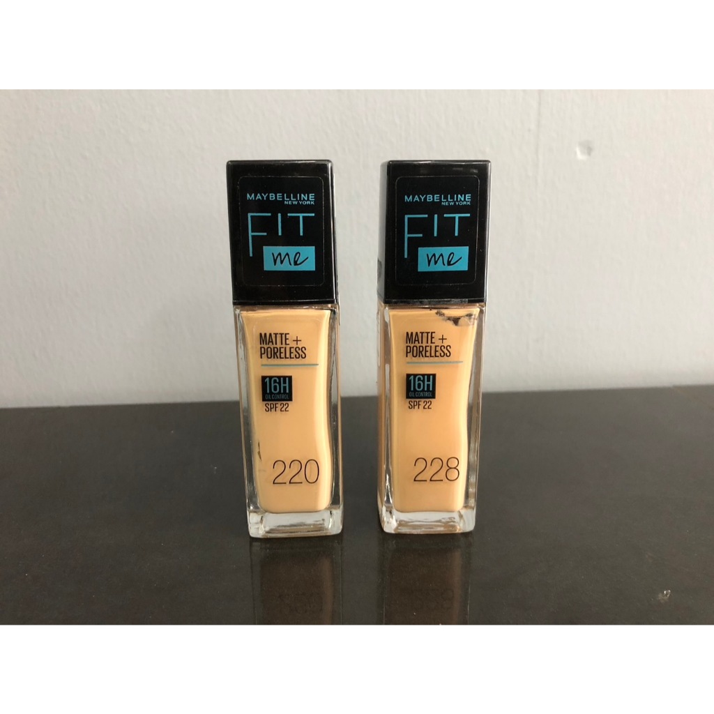 เมย์เบลลีน ฟิตมี ครีมรองพื้น 30 มล. หัวปั๊ม 220, 228 Maybelline Fit me Matte + Poreless Foundation 3