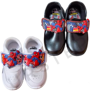 Chappy Spider รองเท้านักเรียนอนุบาลหนังดำ รองเท้าผ้าใบพละเด็กผู้ชาย สีขาว