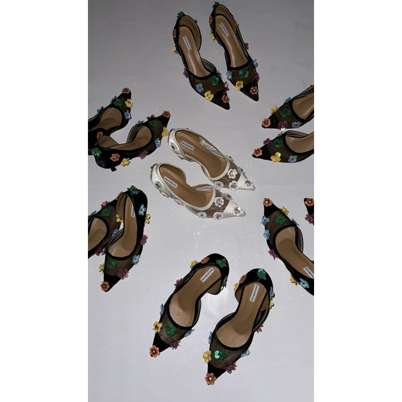 blair (รองเท้าปักเลื่อมดอกไม้)