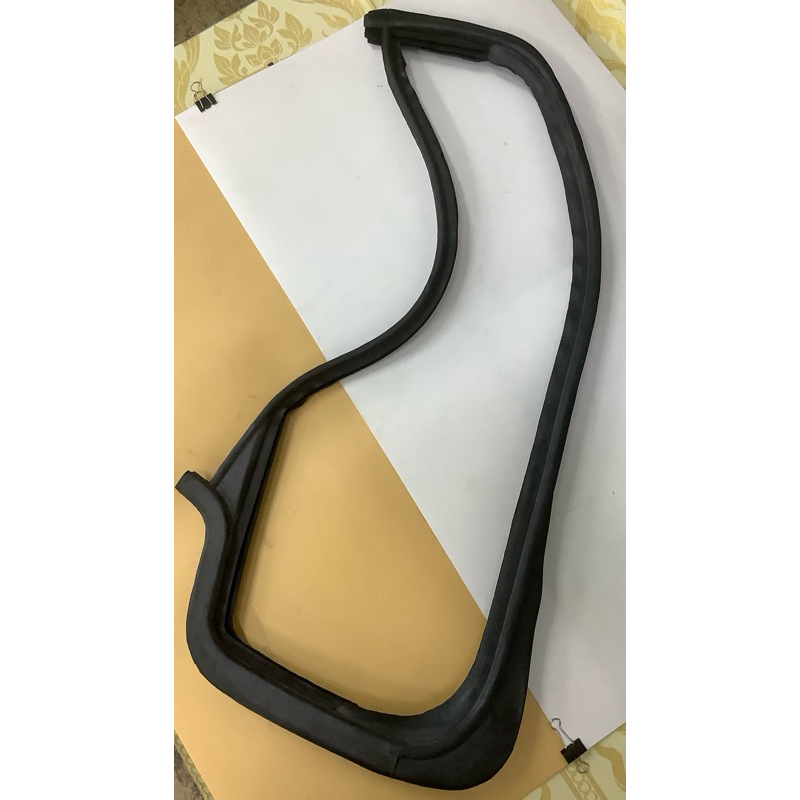 ยางกระจกหูช้าง CW 454,NISSAN