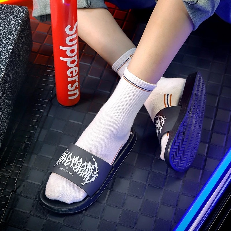 LOOKER- รองเท้าแตะ LOOKER GANG สีดำ V.1 ของแท้ 100% ใส่สบาย ใส่ได้ทั้งผู้ชายและผู้หญิง!!