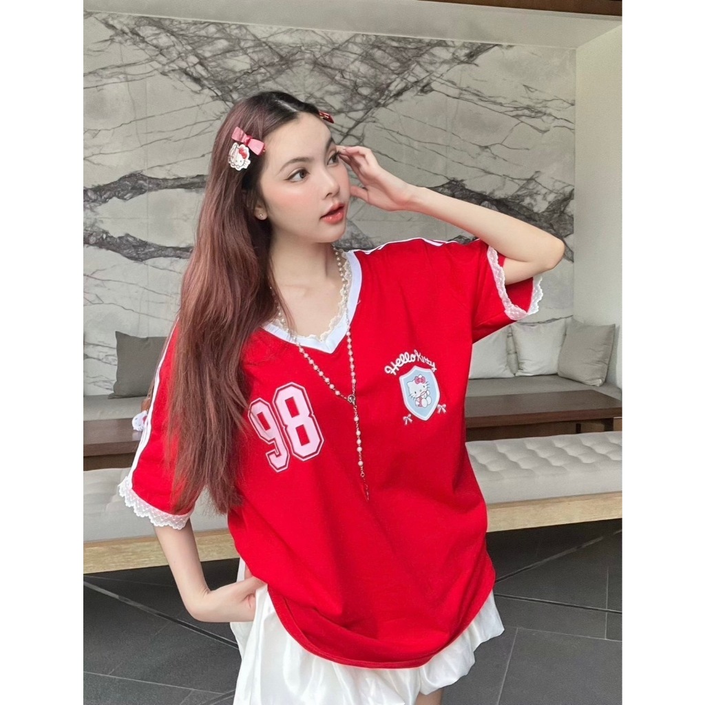 Hello 𐙚 over size คอวีลูกไม้สกรีนคิตตี้หน้าหลัง