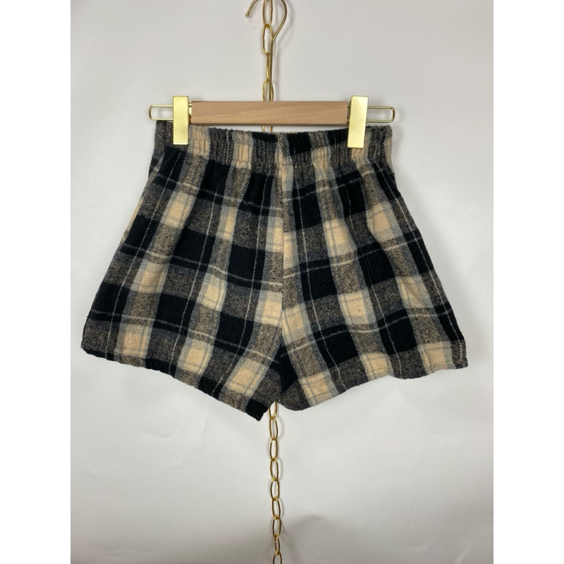 vip กางเกงกระโปรงลายสก็อต เอว26 สะโพก 40 ยาว13