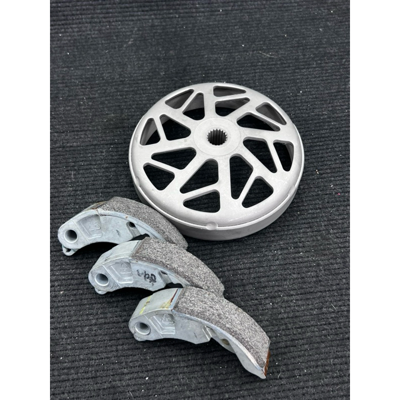 กระโหลกครัชหลังเจาะลาย+ผ้าคลัชคาร์บอน ใส่ หลีด PCX 150-160 จีออโน  จับดีกว่าเดิมสำหรับรถเปิดไม่แรงตั