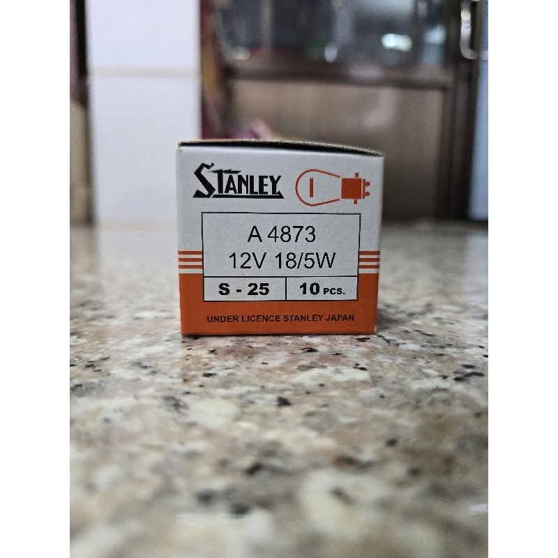 หลอดไฟ หลอดไฟท้าย  Stanley แท้ S25 12v18/5w รหัส A4873 ยกกล่อง 10 ดวง