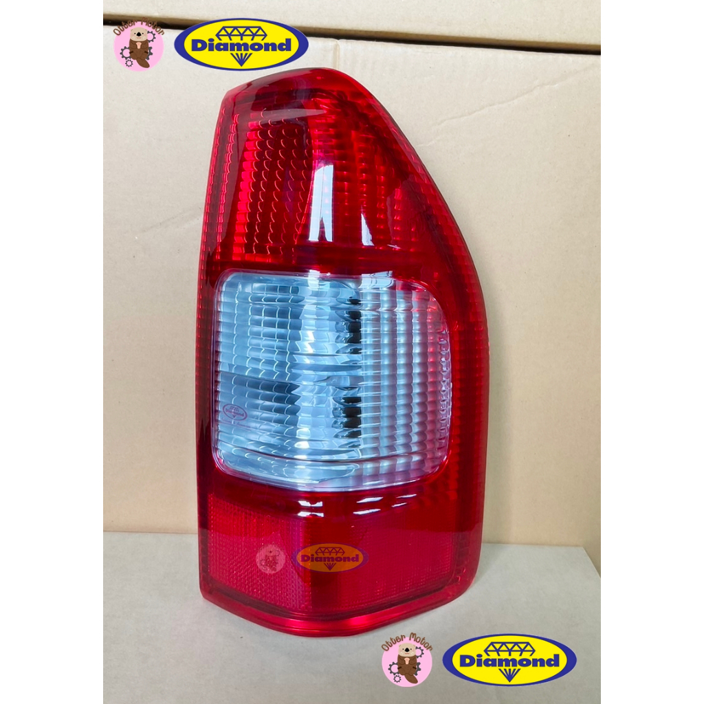 ตราเพชร ไฟท้าย เสื้อไฟท้าย ISUZU DMAX ปี 2002- 2006 รุ่นแรก อีซูซุ ดีแม๊ก ไดมอนด