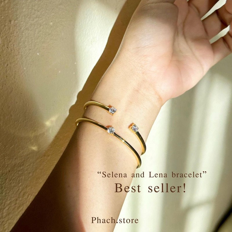 Selena and Lena bangle (กำไลข้อมือประดับเพชร)