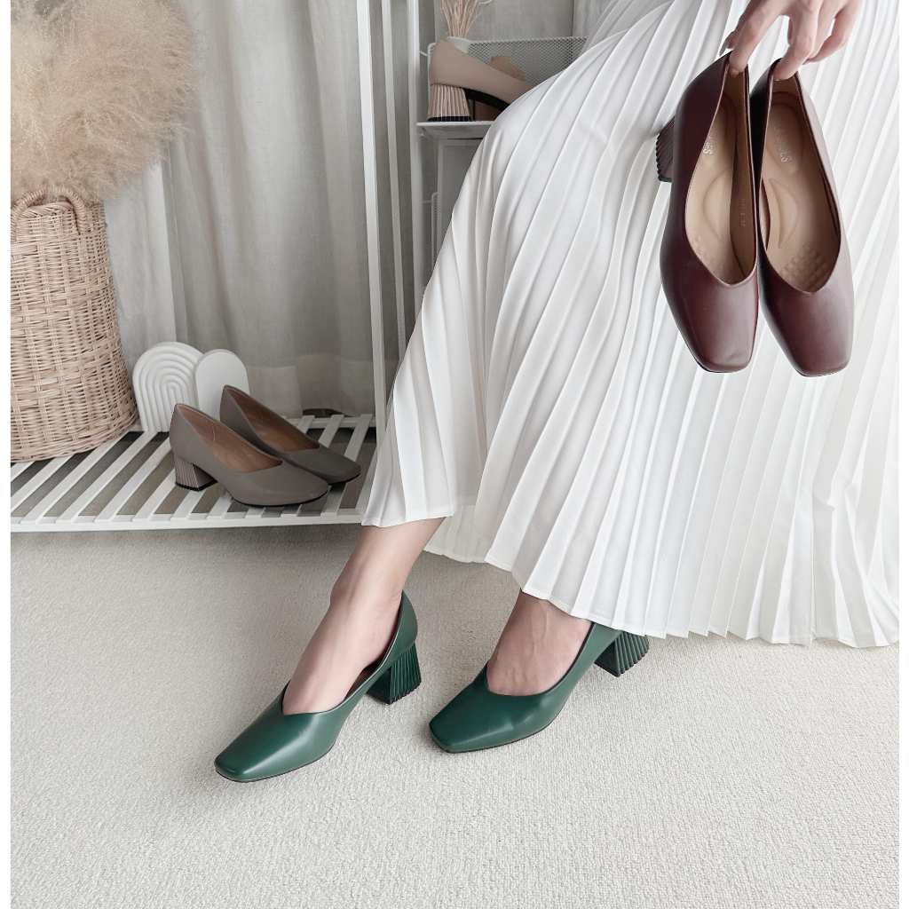 รองเท้าคัชชูผู้หญิง ปลายตัด หน้าวี ส้นคัพเค้ก สูง 2 นิ้ว CayLaShoes (A83-2)