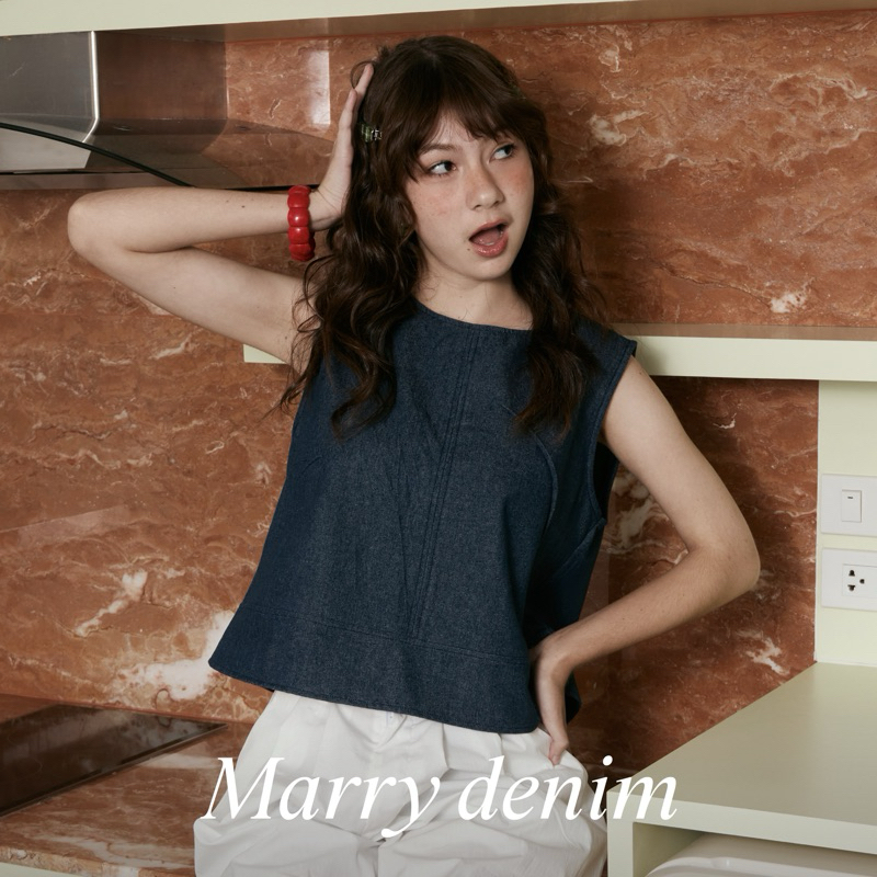 เสื้อยีนส์แขนกุด Marry denim