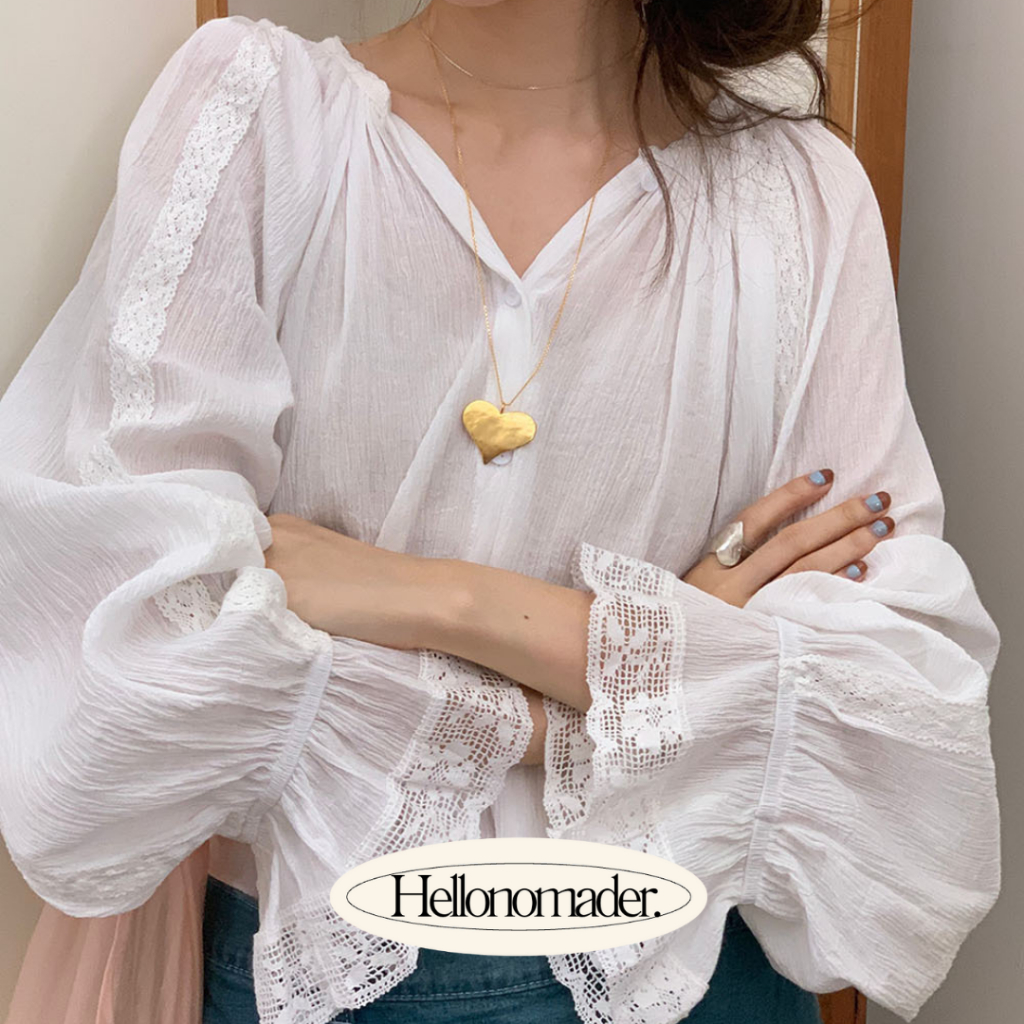 NOMADE.& พร้อมส่ง Flower shop Top {เสื้อแขนระบายตัดต่อลูกไม้}