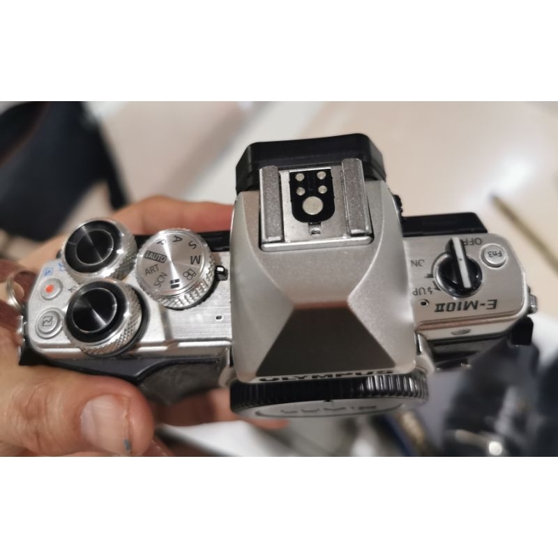 olympus​ omd​ em10ii​ +lens