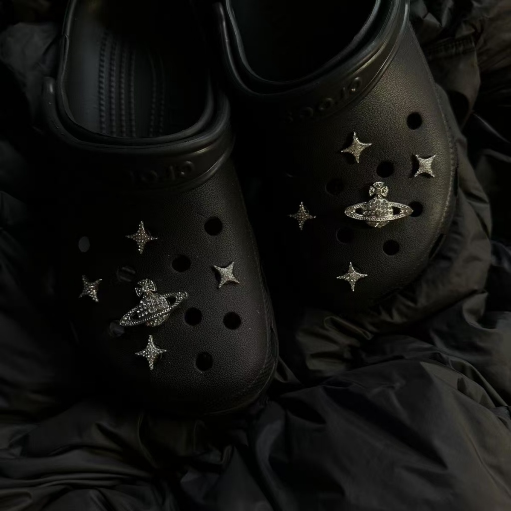 ใหม่ Jibbitz หลุมรองเท้า DIY สตาร์ รองเท้า ดอกไม้ croอุปกรณ์เสริมสามมิติ - รูปที่ 4