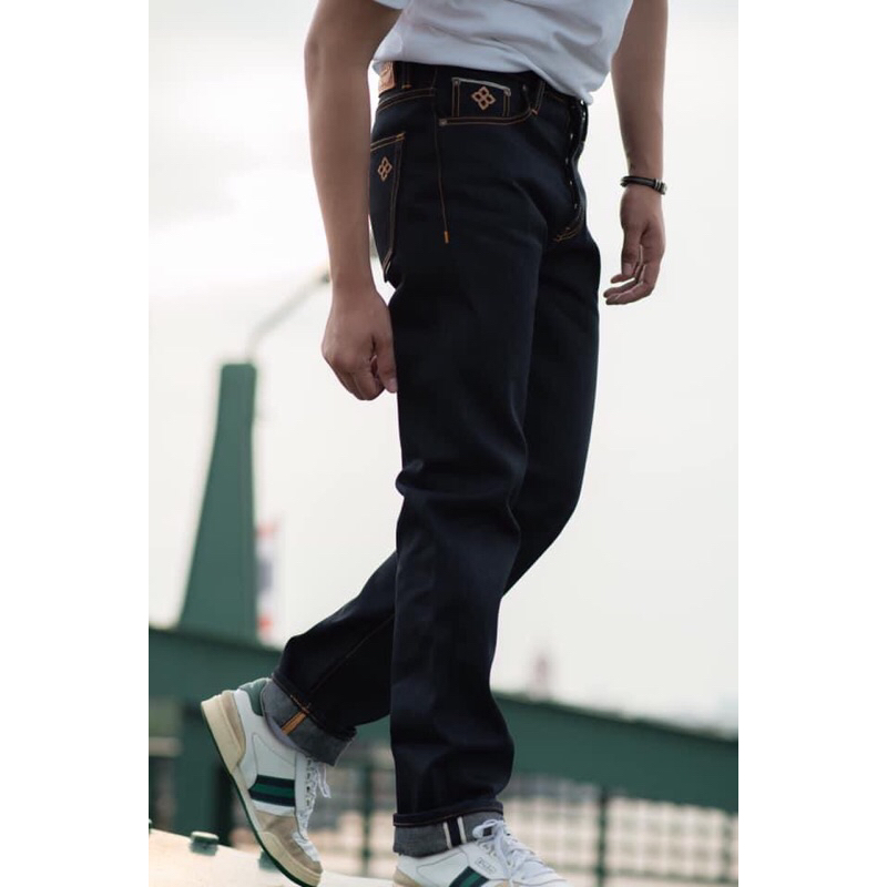 Surpass Denim 1 st Anniversary ( Golden Elegance ) Japan Selvedge 22 oz ( ทรงกระบอกตรง )