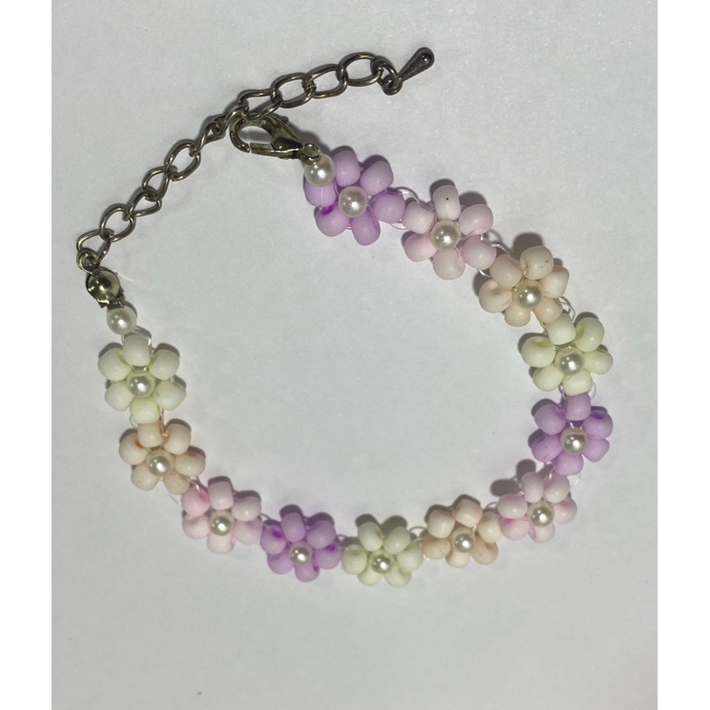 กำไลลูกปัดดอกไม้ งานถักHandmade หลากหลายสี
