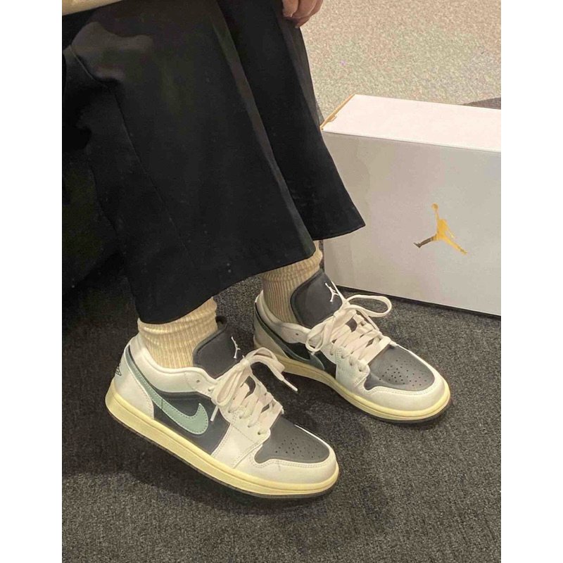 Air Jordan 1 Low Jade Smoke สีใหม่สุดฮิต (พร้อมส่ง)!!