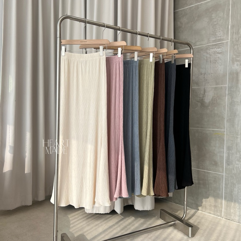 (D25) Heartmade - Cara Skirt 🪞🛒 (สินค้าพร้อมส่ง) กระโปรงยาว ผ้าร่อง ลายเปลือกไม้ เนื้อผ้ายืด ใส่สบาย