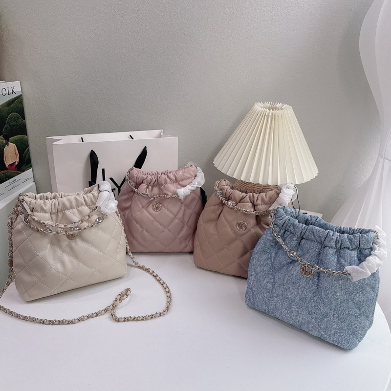 5 สี กระเป๋าสะพาย lyn สไตล์น้อง cha แบรนด์ดัง สะพายน่ารักปุ๊กปิ๊กสาวตัวเล็ก